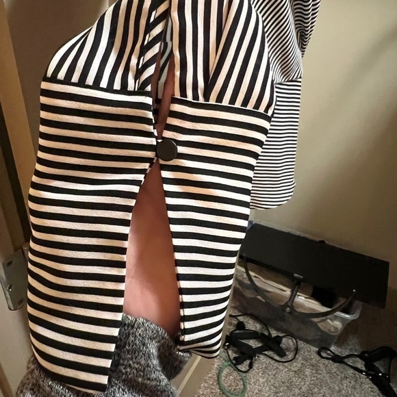 Gorgeous Badgley Mischka Black & White Top Small Excellent condition - Picture 4 of 6